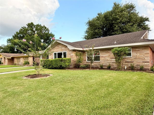 4027 Martinshire Drive, Houston, TX 77025