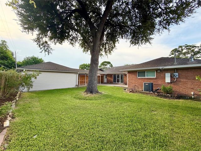 4027 Martinshire Drive, Houston, TX 77025