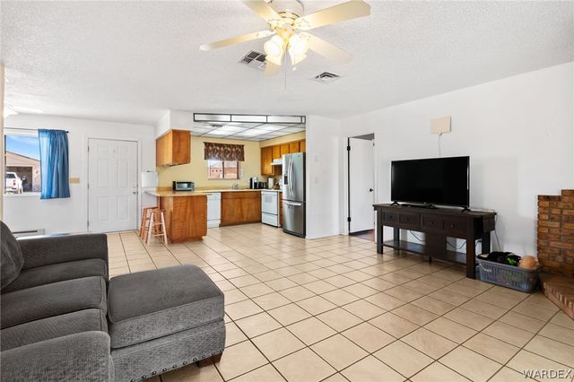 9721 N Pebble Drive, Kingman, AZ 86401