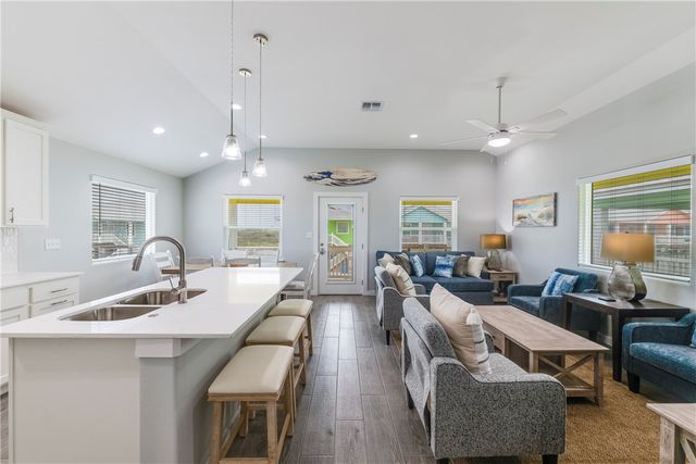 116 Redfish Lane, Port Aransas, TX 78373