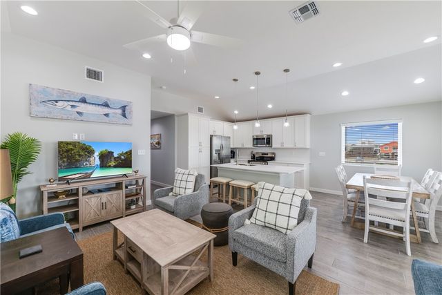 116 Redfish Lane, Port Aransas, TX 78373