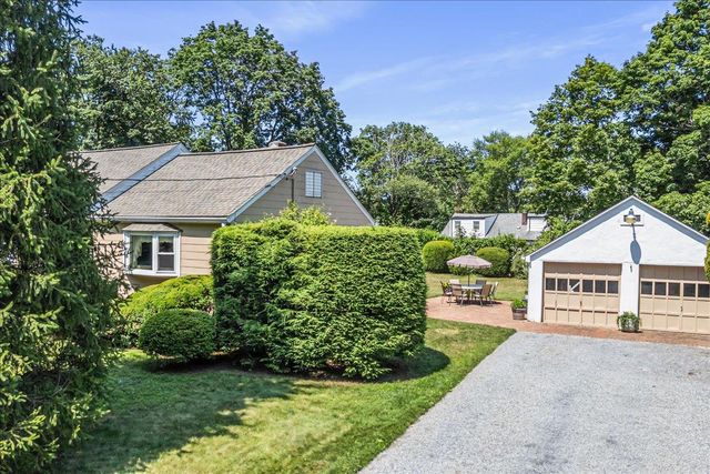 5 Alyssum Avenue, Huntington, NY 11743