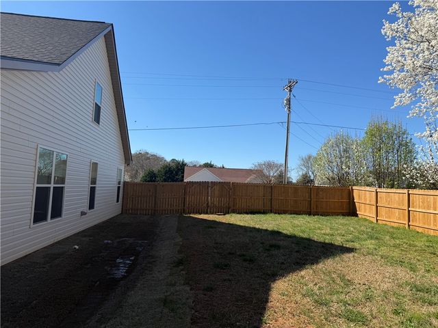 102 Turkey Trot Road, Williamston, SC 29697