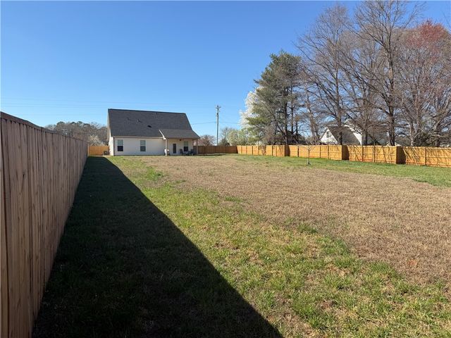 102 Turkey Trot Road, Williamston, SC 29697