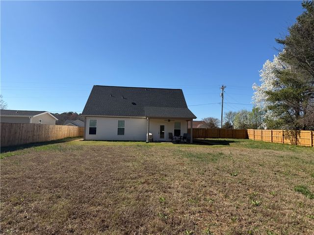 102 Turkey Trot Road, Williamston, SC 29697