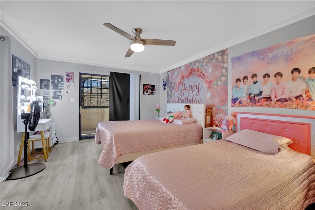 Image 17 of property listing at 2080 Karen Avenue 1, Las Vegas, NV 89169