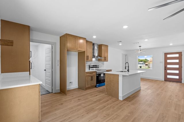 6505 Leaning Oaks Street, Dallas, TX 75241