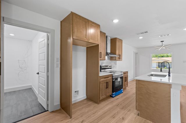 6505 Leaning Oaks Street, Dallas, TX 75241
