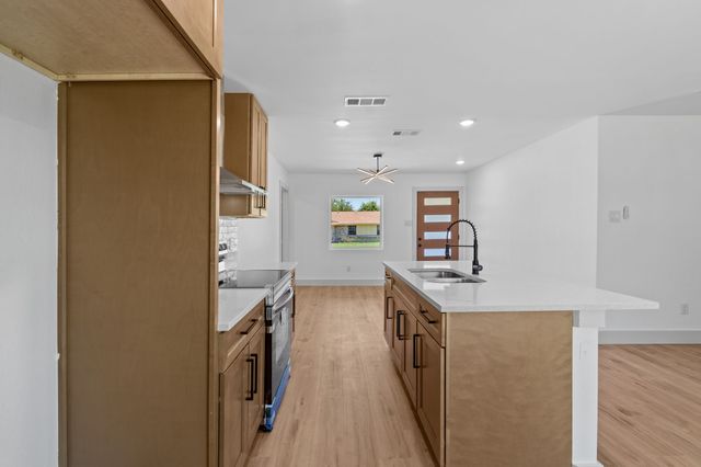 6505 Leaning Oaks Street, Dallas, TX 75241