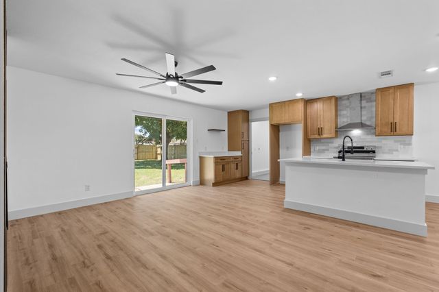 6505 Leaning Oaks Street, Dallas, TX 75241