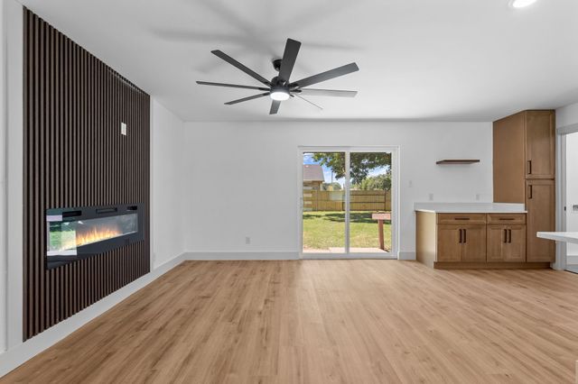 6505 Leaning Oaks Street, Dallas, TX 75241