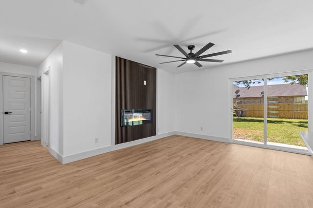 6505 Leaning Oaks Street, Dallas, TX 75241
