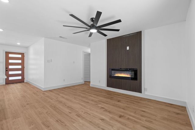 6505 Leaning Oaks Street, Dallas, TX 75241