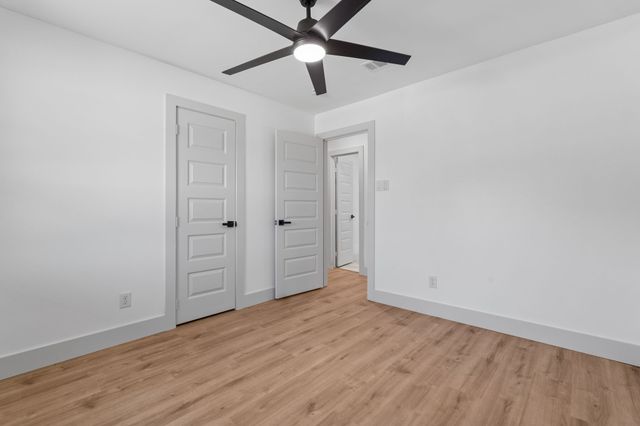 6505 Leaning Oaks Street, Dallas, TX 75241