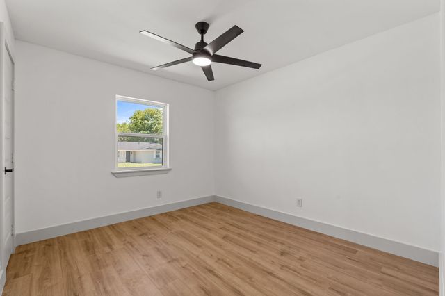 6505 Leaning Oaks Street, Dallas, TX 75241