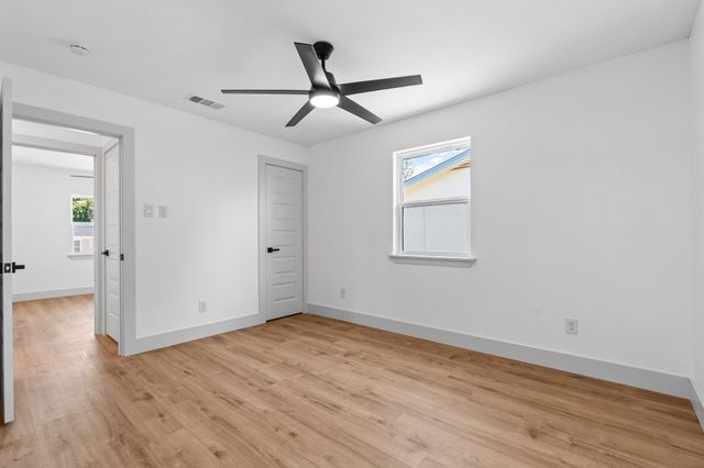 6505 Leaning Oaks Street, Dallas, TX 75241