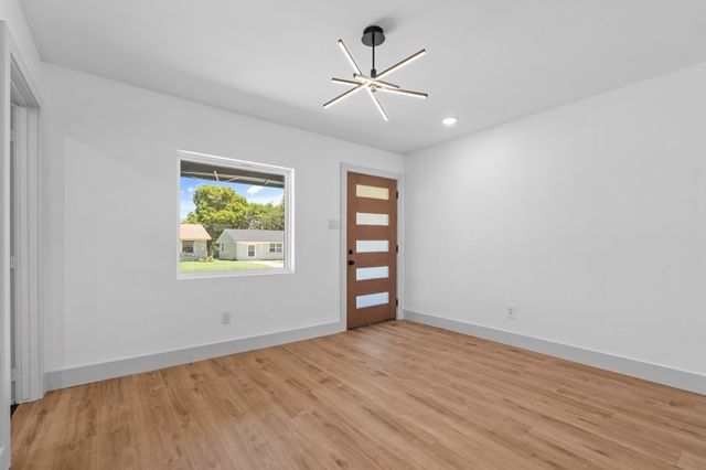 6505 Leaning Oaks Street, Dallas, TX 75241