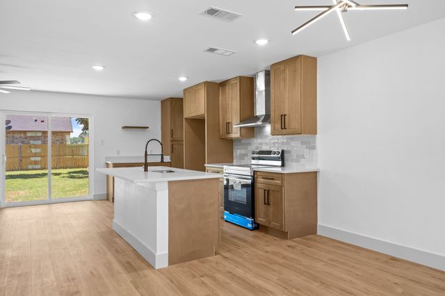 6505 Leaning Oaks Street, Dallas, TX 75241