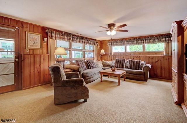 2 Midwood Dr, Florham Park Boro, NJ 07932