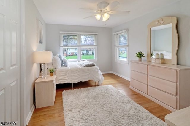 2 Midwood Dr, Florham Park Boro, NJ 07932