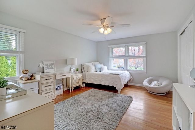 2 Midwood Dr, Florham Park Boro, NJ 07932