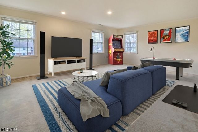 2 Midwood Dr, Florham Park Boro, NJ 07932