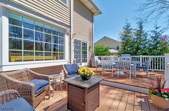 2 Midwood Dr, Florham Park Boro, NJ 07932