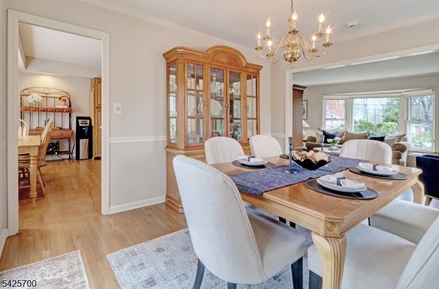 2 Midwood Dr, Florham Park Boro, NJ 07932