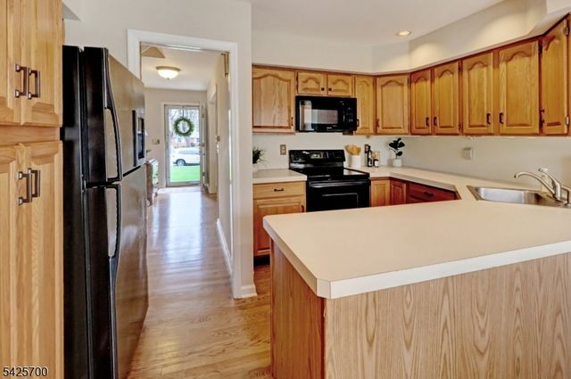 2 Midwood Dr, Florham Park Boro, NJ 07932