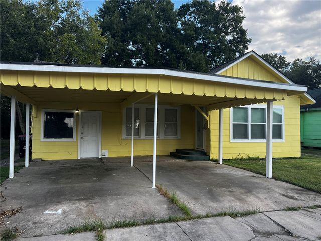 1018 N 2nd Street, Baytown, TX 77520