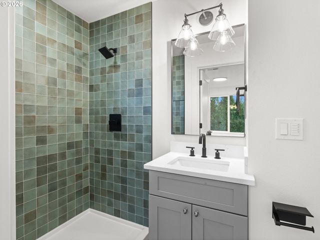 11075 Sw 61st Ave, Portland, OR 97219