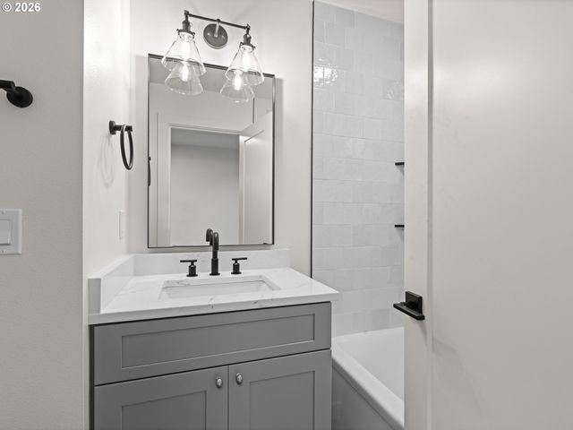 11075 Sw 61st Ave, Portland, OR 97219