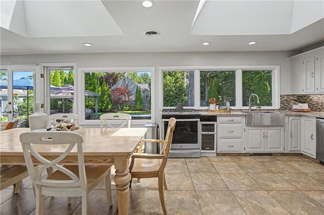 210 Wildflower Drive, Cranston, RI 02921