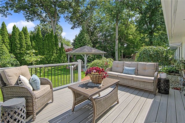 210 Wildflower Drive, Cranston, RI 02921