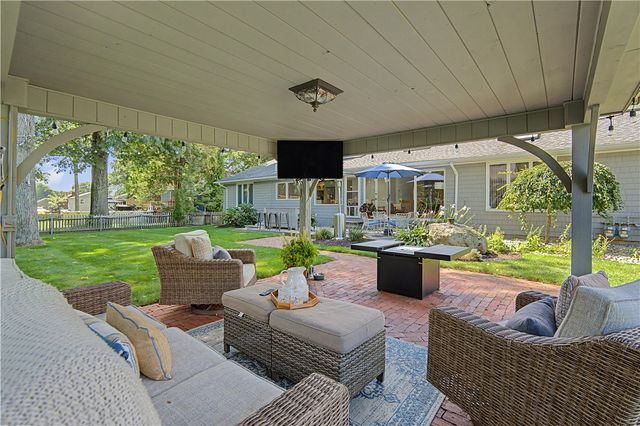 210 Wildflower Drive, Cranston, RI 02921