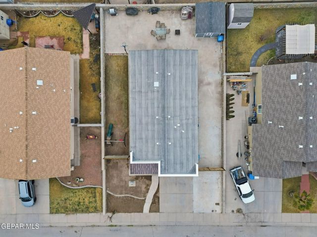 221 FLOR EUCHARIS Drive, Socorro, TX 79927