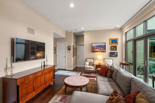 43 Westland Ave 605, Boston, MA 02115