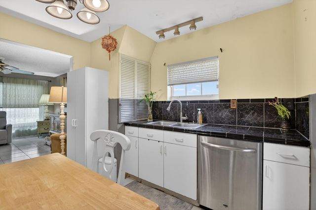 121 NW 28th Court, Pompano Beach, FL 33064