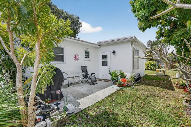 121 NW 28th Court, Pompano Beach, FL 33064