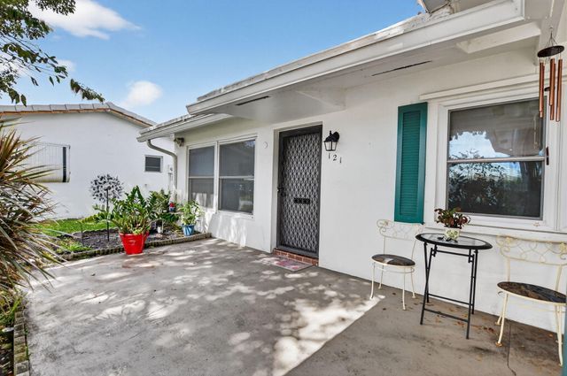 121 NW 28th Court, Pompano Beach, FL 33064
