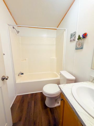 2040 Reo Avenue, Lincoln Park, MI 48146
