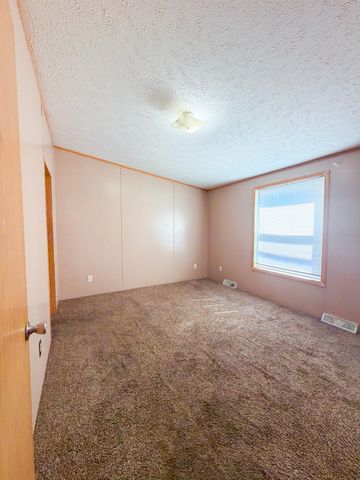 2040 Reo Avenue, Lincoln Park, MI 48146