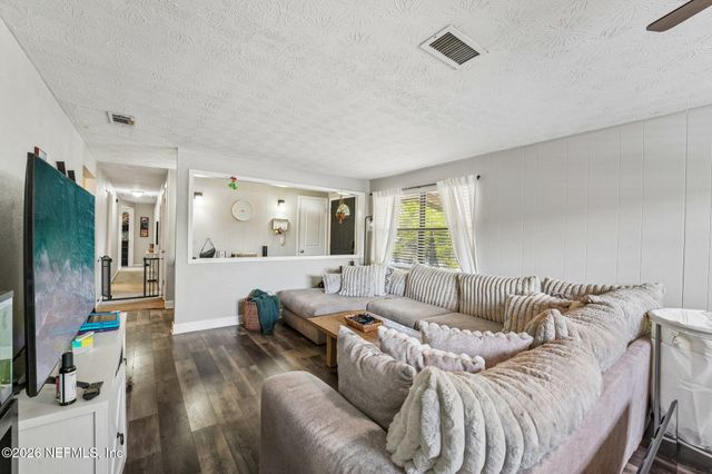 472 SIGSBEE Road, Orange Park, FL 32073