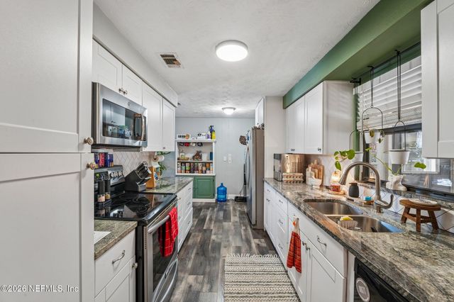 472 SIGSBEE Road, Orange Park, FL 32073