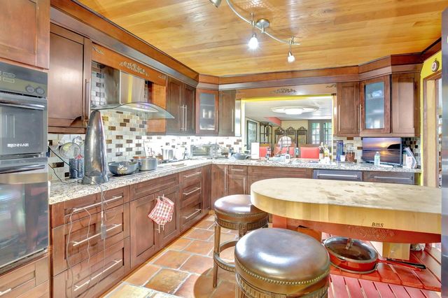 20606 NE 7th Court, Miami, FL 33179