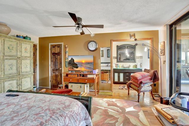 20606 NE 7th Court, Miami, FL 33179