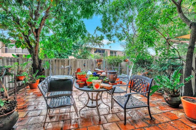 20606 NE 7th Court, Miami, FL 33179