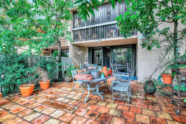 20606 NE 7th Court, Miami, FL 33179