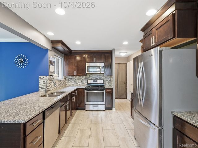 20290 Lacrosse Avenue, Southfield, MI 48076
