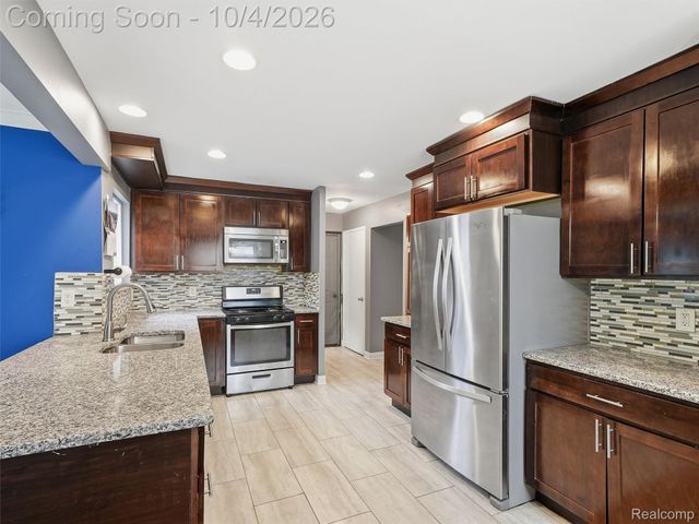 20290 Lacrosse Avenue, Southfield, MI 48076